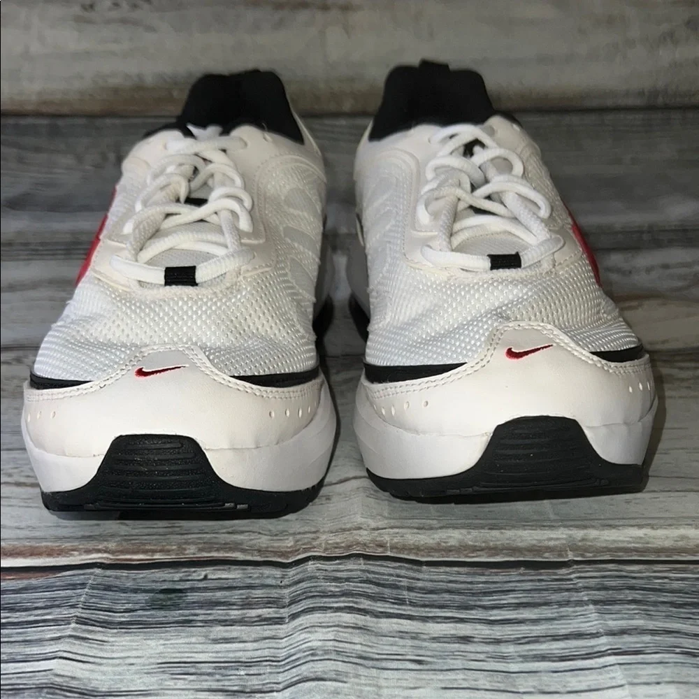 Men’s Nike Air Max AP White/Black University Red Sneakers (CU4826-101 )Size 9